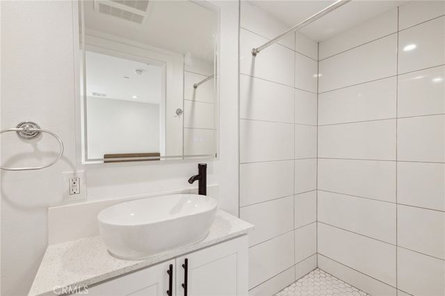 1326 W 35th Place, Los Angeles, CA 90007