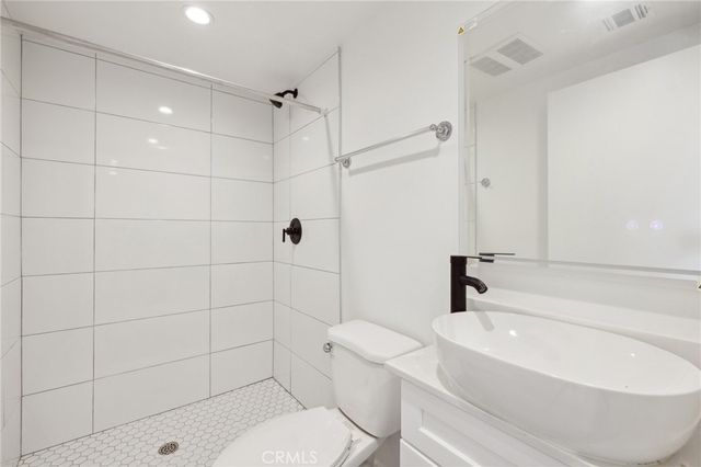 1326 W 35th Place, Los Angeles, CA 90007