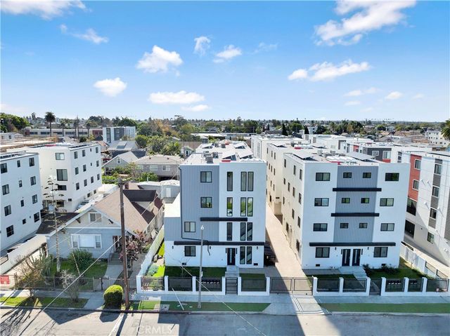 1326 W 35th Place, Los Angeles, CA 90007