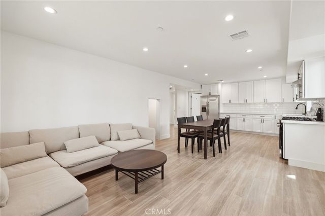 1326 W 35th Place, Los Angeles, CA 90007