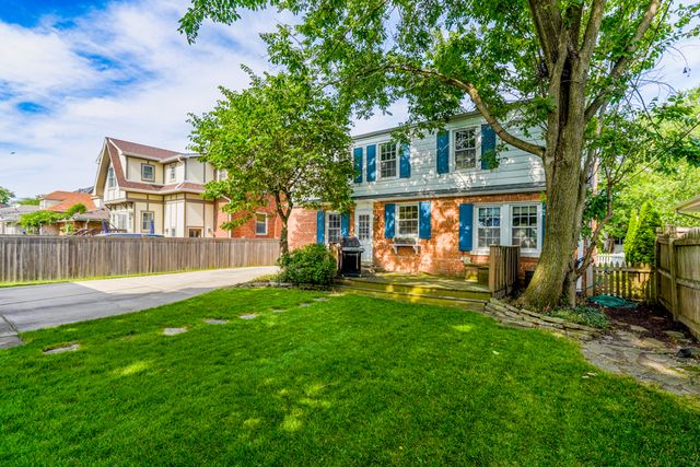 110 N Edgewood Avenue, La Grange, IL 60525