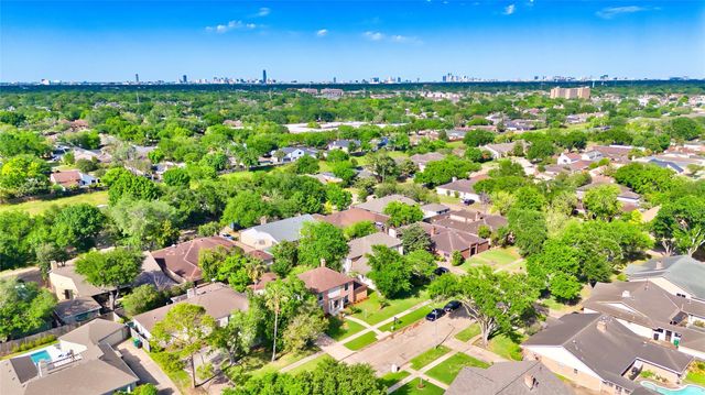 7914 Oakington Drive, Houston, TX 77071