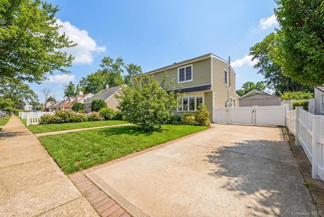 1423 Harding Street, North Bellmore, NY 11710
