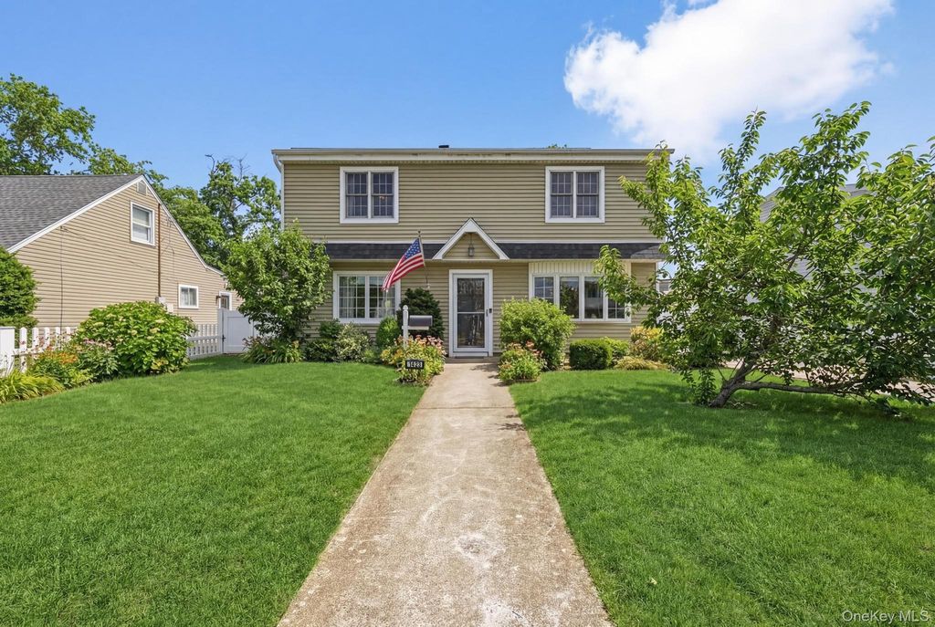 1423 Harding Street, North Bellmore, NY 11710