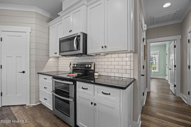 305 E Yacht Drive, Oak Island, NC 28465