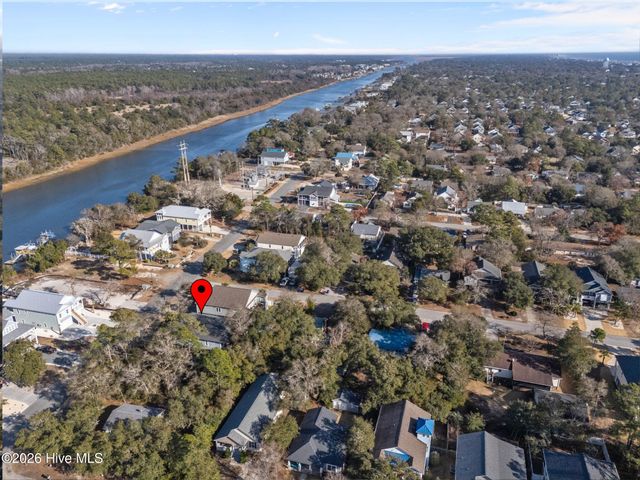 305 E Yacht Drive, Oak Island, NC 28465