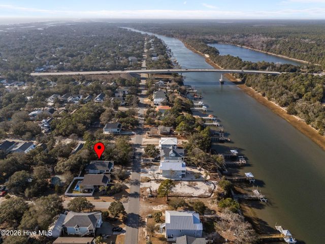 305 E Yacht Drive, Oak Island, NC 28465