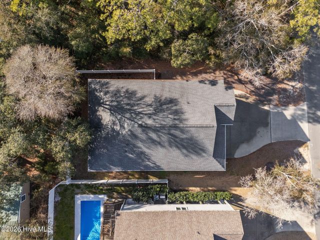 305 E Yacht Drive, Oak Island, NC 28465