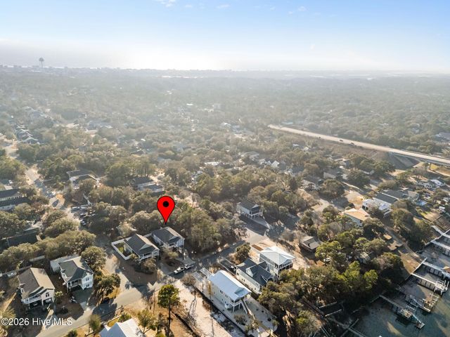 305 E Yacht Drive, Oak Island, NC 28465