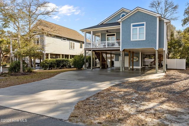 305 E Yacht Drive, Oak Island, NC 28465