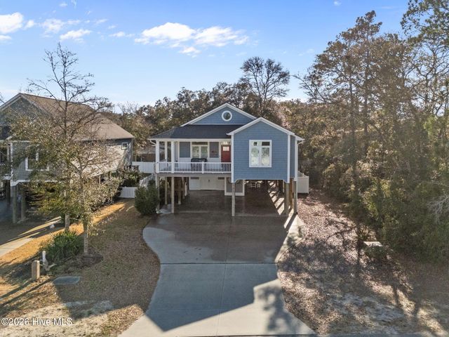 305 E Yacht Drive, Oak Island, NC 28465