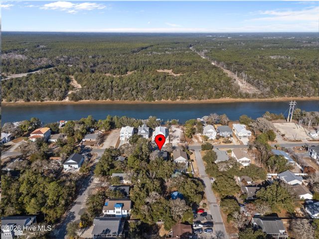 305 E Yacht Drive, Oak Island, NC 28465