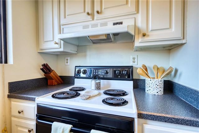 2539 Bradford NE Square, Atlanta, GA 30345