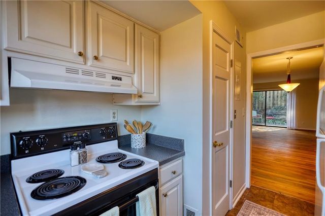 2539 Bradford NE Square, Atlanta, GA 30345