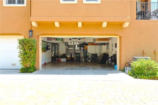27022 Pebble Beach, Valencia, CA 91381