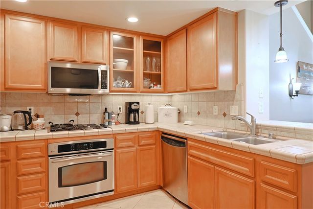 27022 Pebble Beach, Valencia, CA 91381