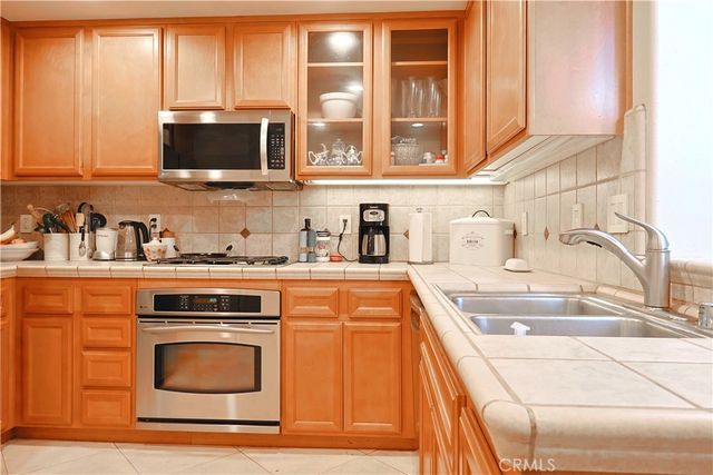 27022 Pebble Beach, Valencia, CA 91381