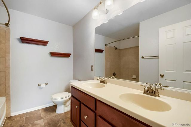 11944 Oak Hill Way E, Henderson, CO 80640