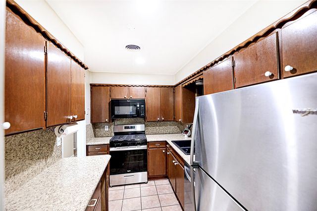 702 E Decatur Street, Bowie, TX 76230