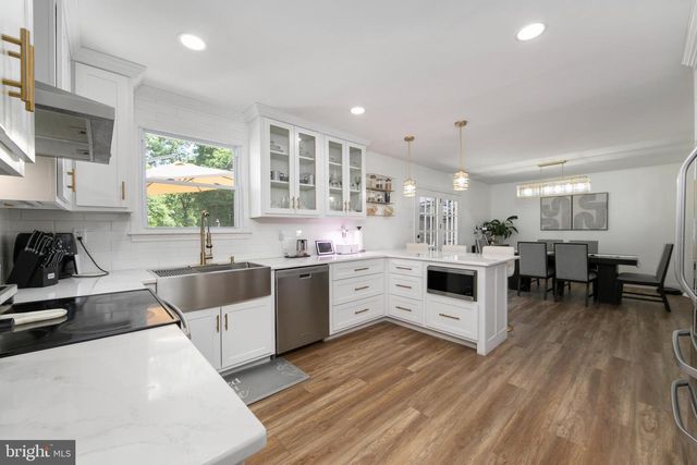 606 EASTWOOD DR, Glendora, NJ 08029