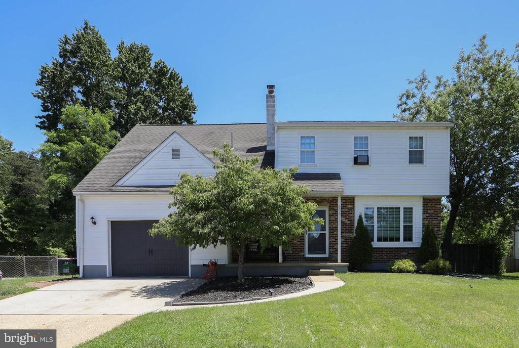 606 EASTWOOD DR, Glendora, NJ 08029
