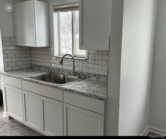 22131 Nevada Avenue, Eastpointe, MI 48021