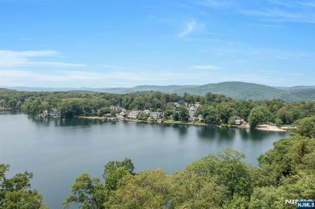 358 Lakeview, Ringwood, NJ 07456