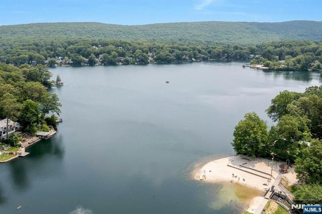 358 Lakeview, Ringwood, NJ 07456