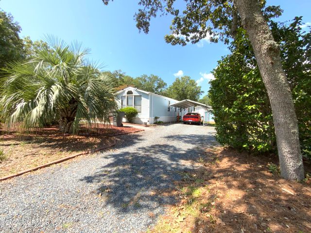 231 NE 67th Street, Oak Island, NC 28465