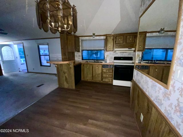 231 NE 67th Street, Oak Island, NC 28465