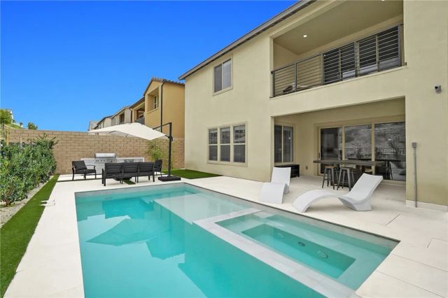 21303 Rockview Terrace, Chatsworth, CA 91311