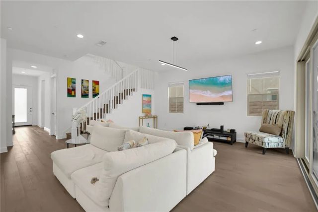 21303 Rockview Terrace, Chatsworth, CA 91311