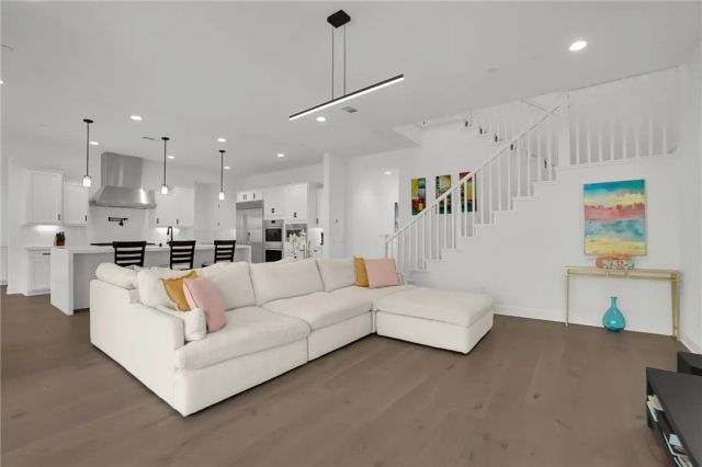 21303 Rockview Terrace, Chatsworth, CA 91311