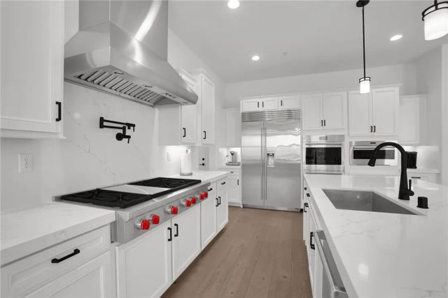 21303 Rockview Terrace, Chatsworth, CA 91311