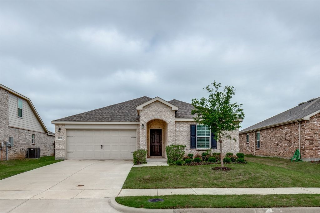 1609 Silas Drive, Forney, TX 75126
