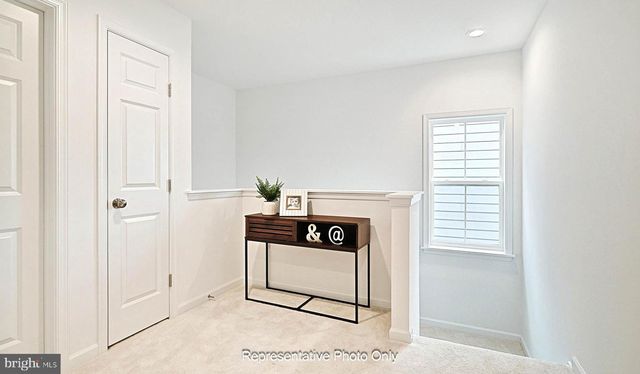 2422 HAWTHORNE DR, Harrisburg, PA 17110