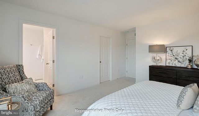 2422 HAWTHORNE DR, Harrisburg, PA 17110