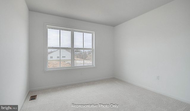 2422 HAWTHORNE DR, Harrisburg, PA 17110