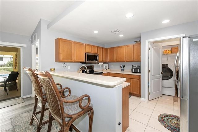4105 21st ST SW, Lehigh Acres, FL 33976