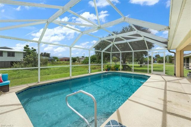 4105 21st ST SW, Lehigh Acres, FL 33976