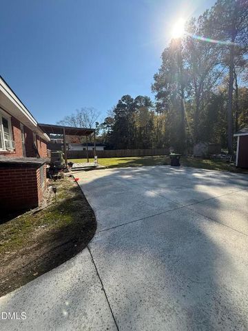 605 E 2nd Street, Kenly, NC 27542