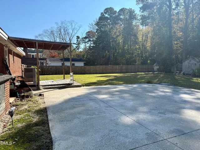 605 E 2nd Street, Kenly, NC 27542