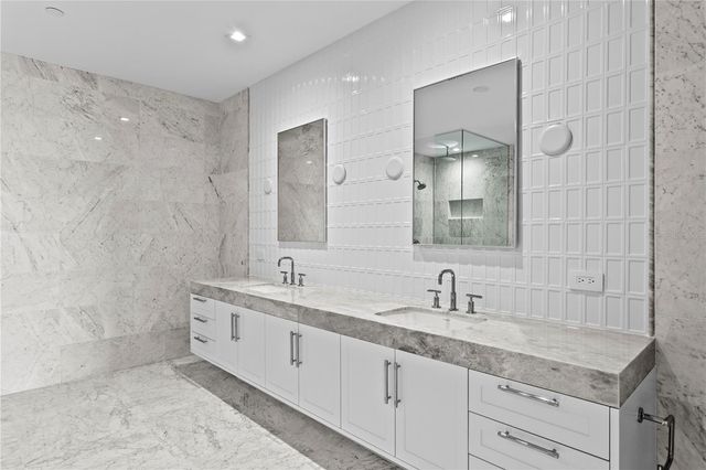 3015 S YSABELLA AVENUE 2403, Tampa, FL 33629