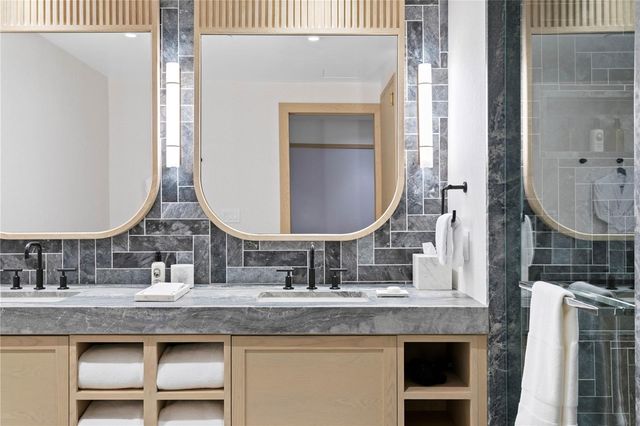 3015 S YSABELLA AVENUE 2403, Tampa, FL 33629