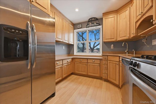 15-64 212th Street 252, Bayside, NY 11360