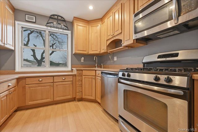 15-64 212th Street 252, Bayside, NY 11360