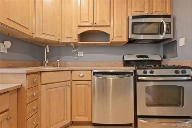 15-64 212th Street 252, Bayside, NY 11360