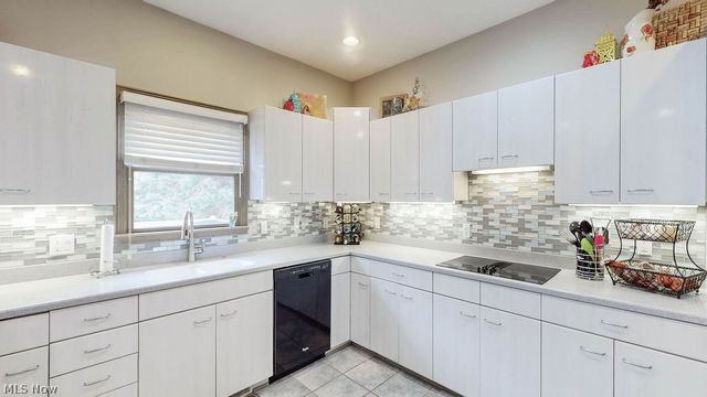 1044 Ledgebrook Drive, Tallmadge, OH 44278