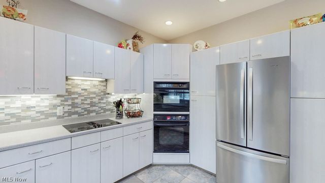 1044 Ledgebrook Drive, Tallmadge, OH 44278