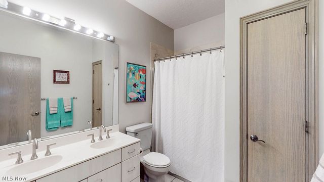 1044 Ledgebrook Drive, Tallmadge, OH 44278